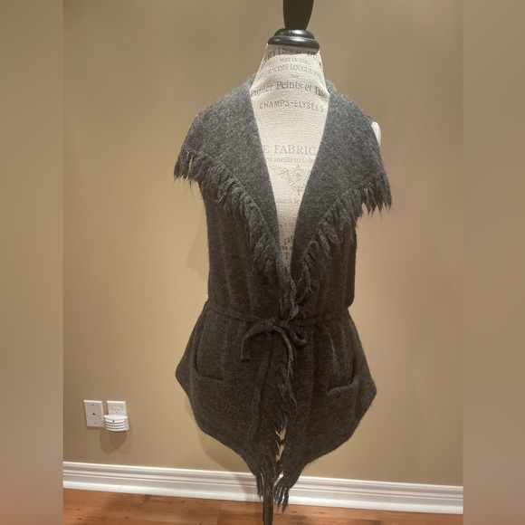 Aritzia Wilfred Free Vest Fei Fei Alpaca Wool Knit Open Fringe Heathered Gray M - Picture 9 of 11